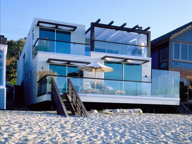 Beautiful-Beach-Home-Architecture-Design-in-Hawaii-615x461